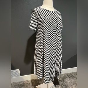 LuLaRoe Black and White Houndstooth High-Low Dress
